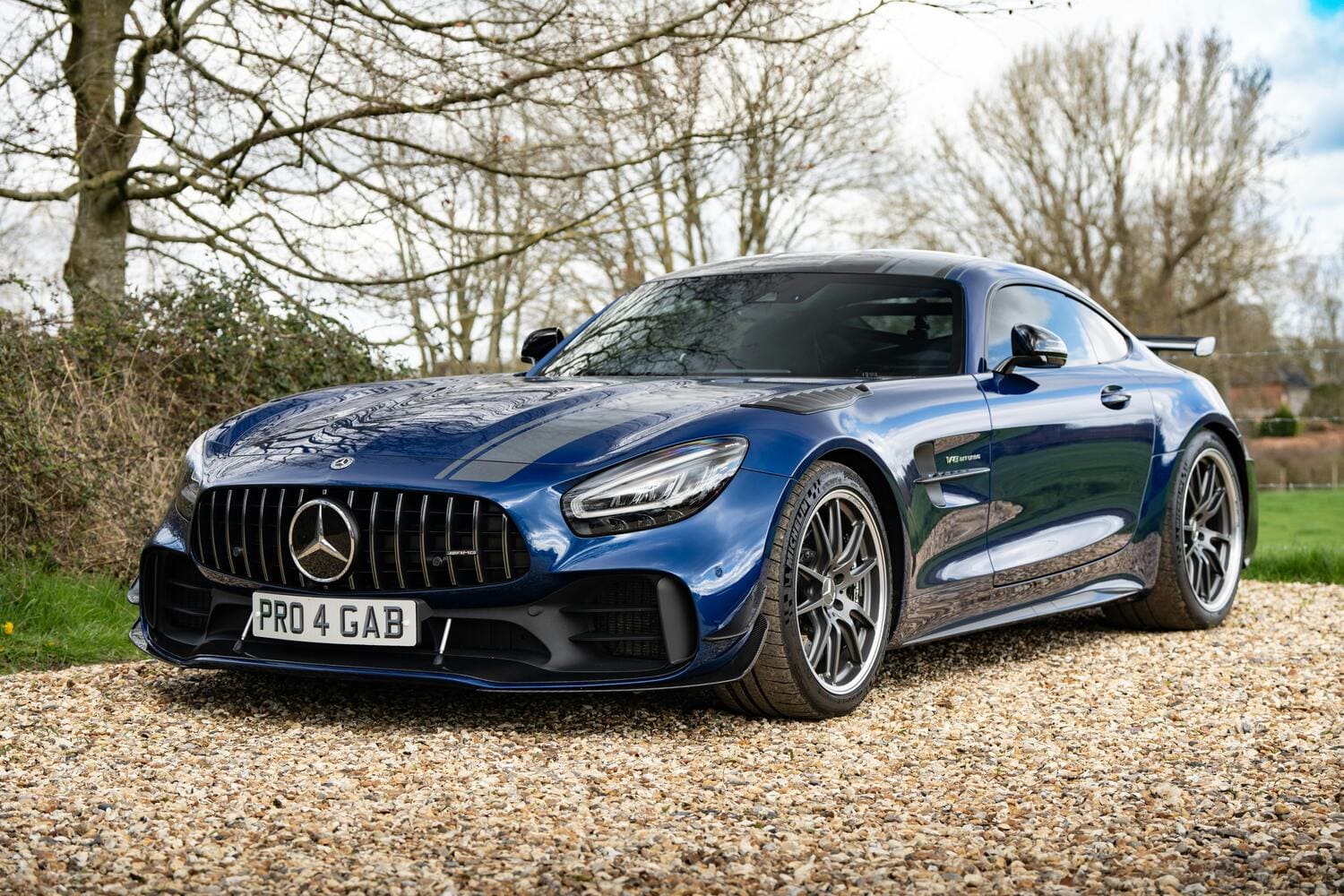 mercedes-amg-gt-r